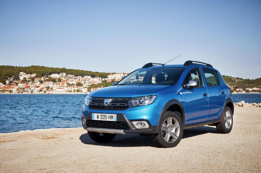  Dacia Sandero Stepway 2016 года  (фото 21 из 46)